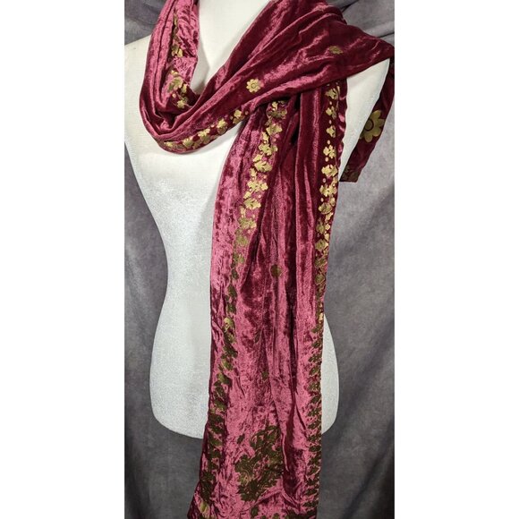 The Met Burgundy And Gold Velvet Royal Crest Scarf - Picture 10 of 13